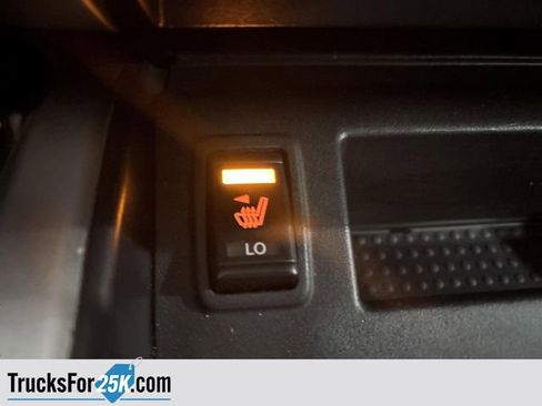 Used 2018 Nissan Titan PRO-4X image 8