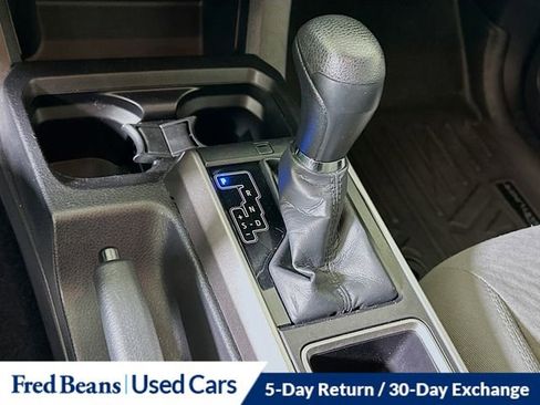 Used 2022 Toyota Tacoma SR5 AWD/4WD image 18