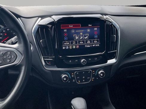 Used 2023 Chevrolet Traverse LT image 11