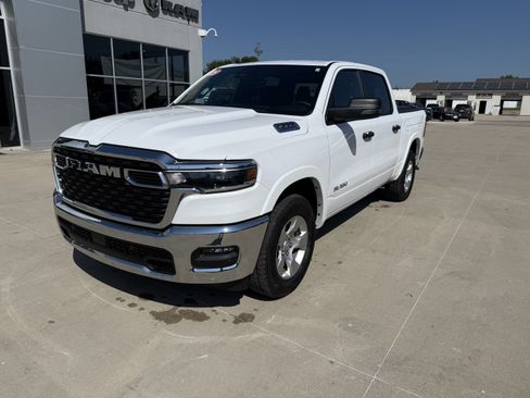 Used 2025 RAM 1500 Big Horn AWD/4WD image 30