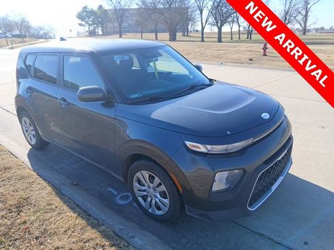 Used 2020 Kia Soul LX image 1