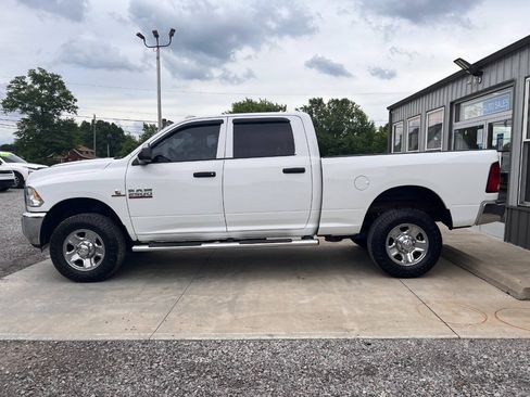 Used 2014 RAM 2500 Tradesman w/ Chrome Appearance Group AWD/4WD image 4