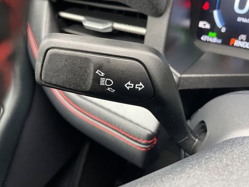 Used 2025 Ford Explorer ST-Line image 27