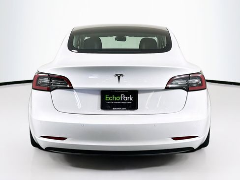 Used 2021 Tesla Model 3 Standard Range Plus image 7