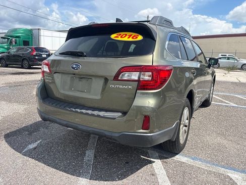 Used 2016 Subaru Outback 2.5i Premium w/ Popular Package #1 AWD/4WD image 3