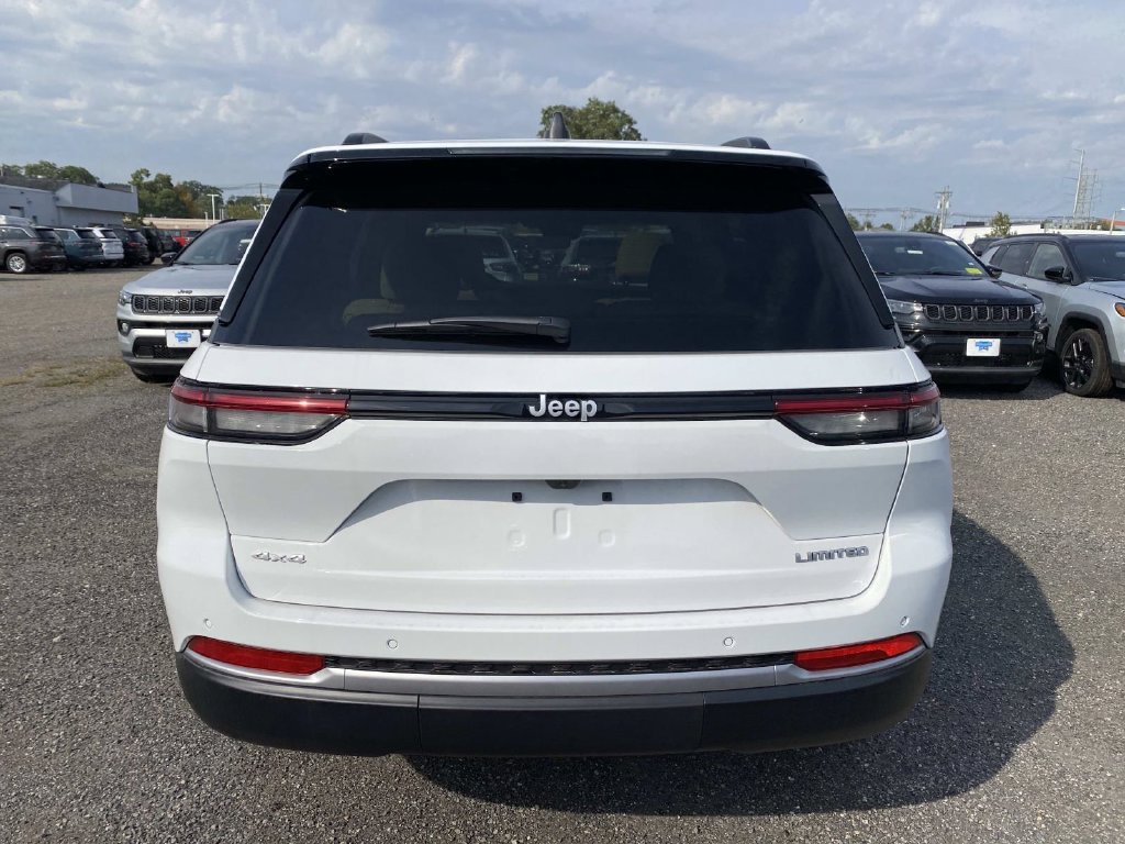 New 2027 Jeep Grand Cherokee Limited AWD/4WD image 4