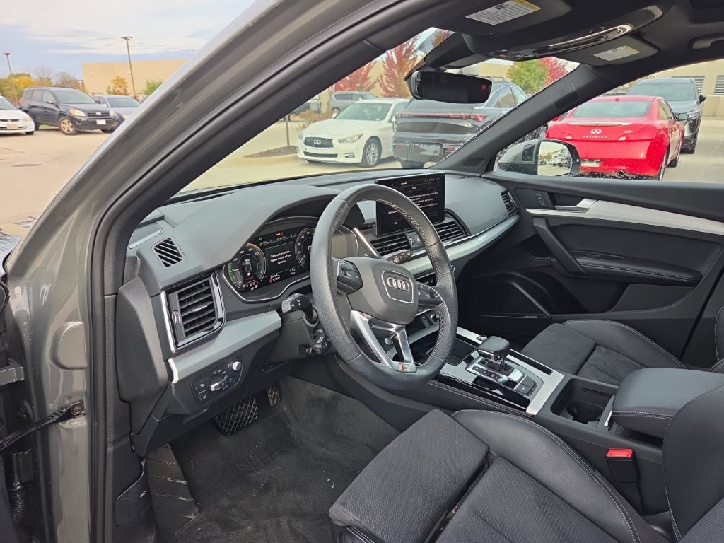 Used 2023 Audi Q5 e Prestige AWD/4WD image 3