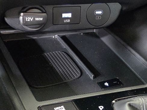 Certified 2025 Hyundai Elantra Sport image 28