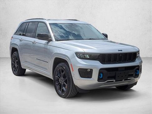 Used 2023 Jeep Grand Cherokee 30th Anniversary AWD/4WD image 3