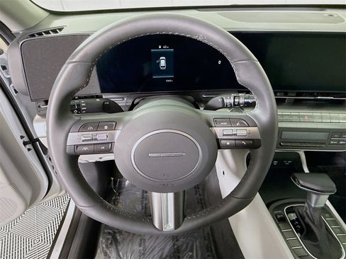 Certified 2025 Hyundai Kona SEL image 19