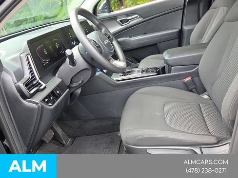 Used 2025 Kia Sportage LX AWD/4WD image 13