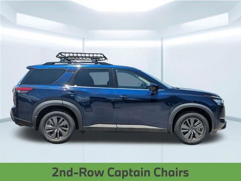 Used 2022 Nissan Pathfinder SV w/ SV Premium Package FWD image 9