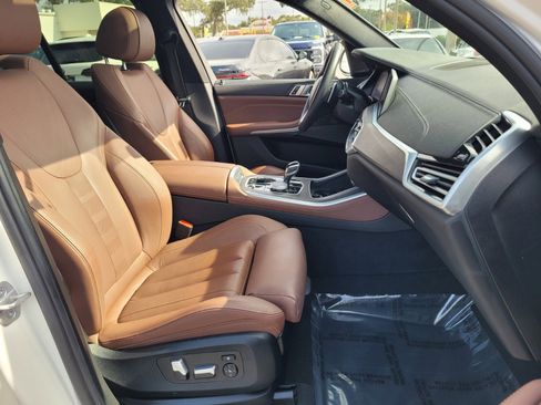 Used 2021 BMW X5 xDrive40i w/ Premium Package image 17