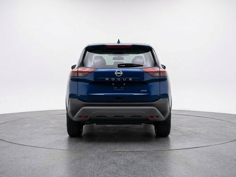 Used 2025 Nissan Rogue SV image 7