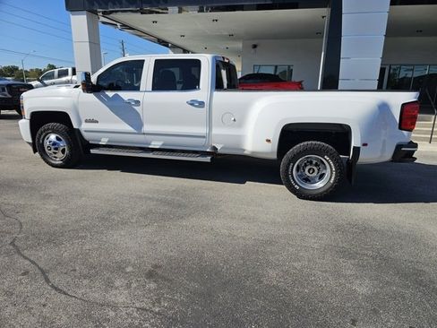 Used 2019 Chevrolet Silverado 3500 High Country w/ Duramax Plus Package image 2