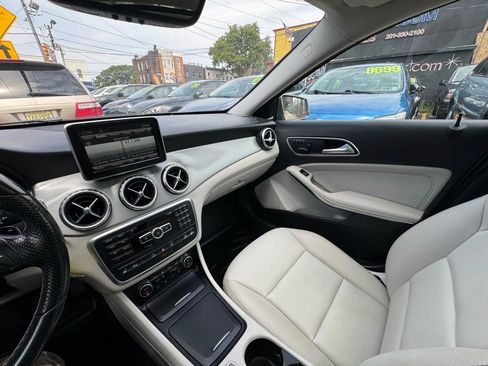 Used 2015 Mercedes-Benz GLA 250 4MATIC image 31