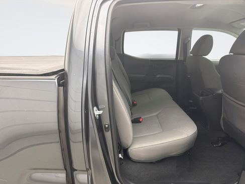 Used 2022 Toyota Tacoma SR5 AWD/4WD image 17