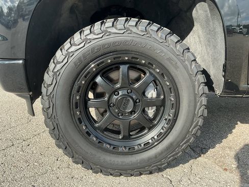 Used 2024 Chevrolet Silverado 1500 RST w/ Convenience Package II AWD/4WD image 8
