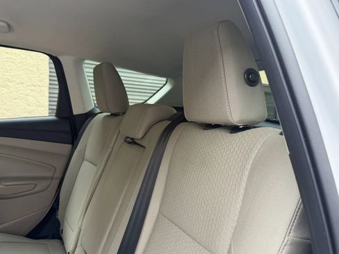 Used 2019 Ford Escape SE FWD image 31