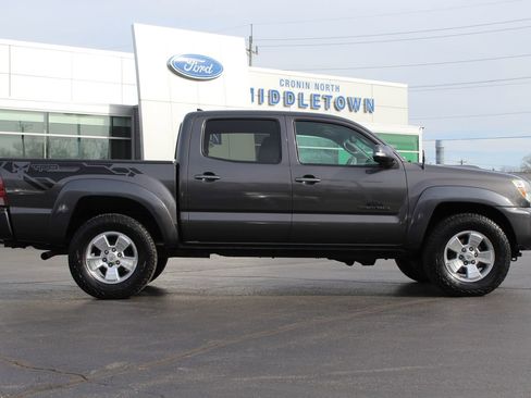 Used 2012 Toyota Tacoma 4x4 Double Cab w/ TRD Sport Pkg image 8