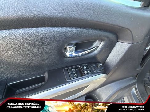 Used 2017 Nissan Titan SV RWD image 12