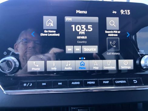 Used 2024 Mitsubishi Outlander SE image 16