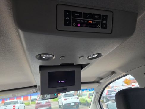 Used 2004 Nissan Titan SE image 19