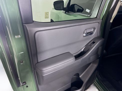 Used 2024 Nissan Frontier SL w/ Technology Package image 26