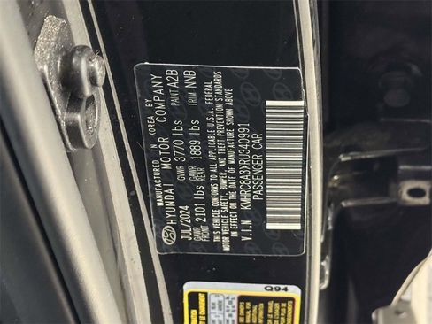 Used 2024 Hyundai Venue SEL image 13