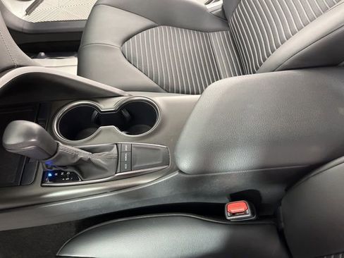 Used 2023 Toyota Camry SE image 31