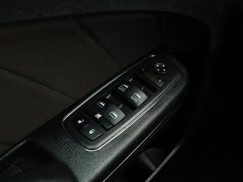 Used 2022 Dodge Charger SXT w/ Driver Convenience Group image 19