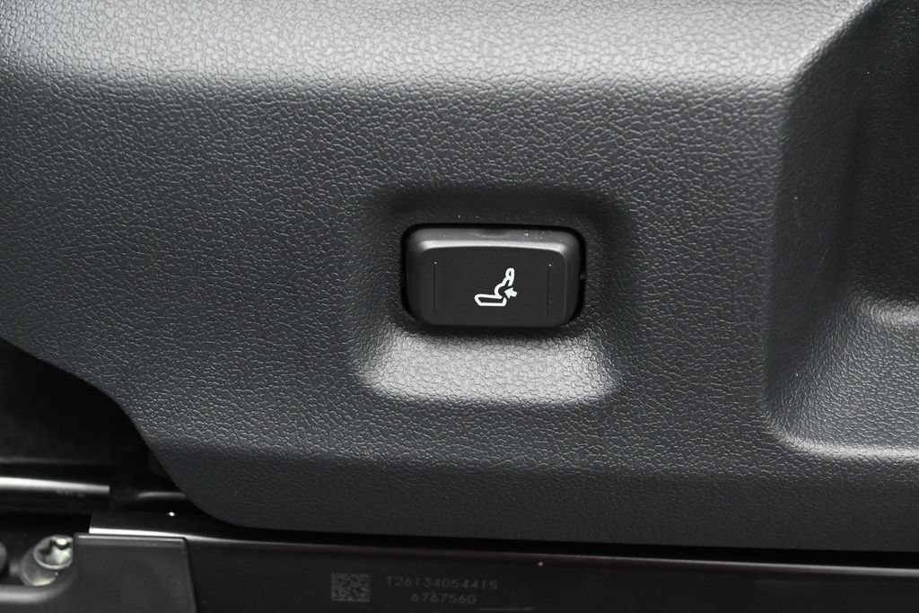Certified 2026 Toyota Tacoma SR5 AWD/4WD image 10