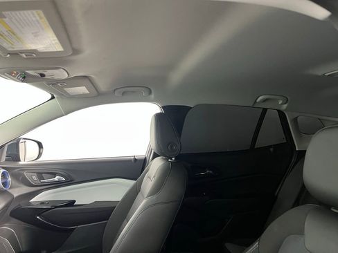 Used 2025 Chevrolet Trax LT image 23