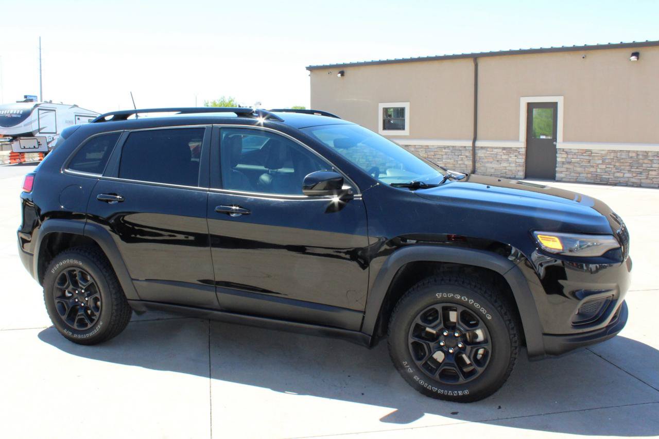 Used 2022 Jeep Cherokee Latitude w/ Sun & Sound Group AWD/4WD image 5