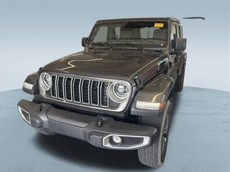 Used 2025 Jeep Wrangler Unlimited Sahara AWD/4WD video 3