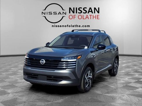 Used 2026 Nissan Kicks SV w/ Cold Weather Package FWD image 1