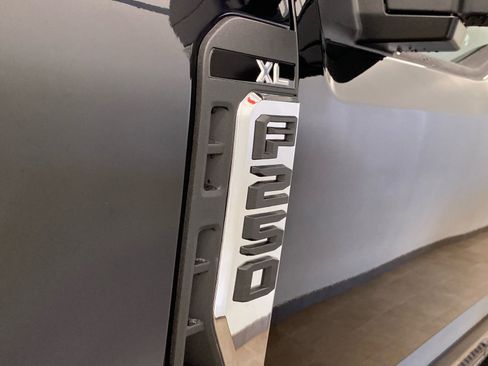 New 2026 Ford F250 XL w/ XL Chrome Package image 8