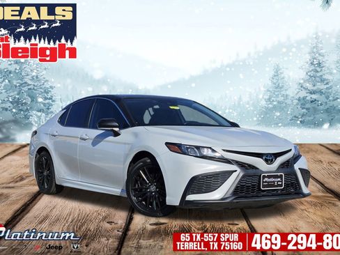 Used 2023 Toyota Camry SE image 1