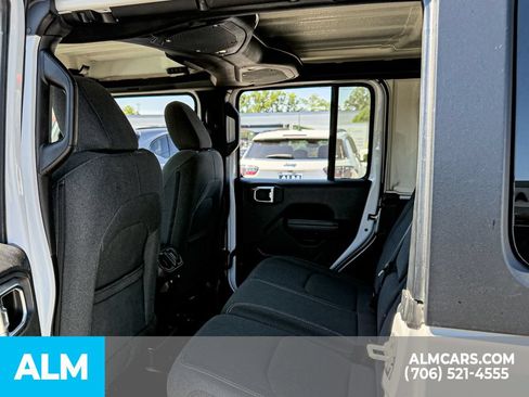 Used 2024 Jeep Wrangler Unlimited AWD/4WD image 23
