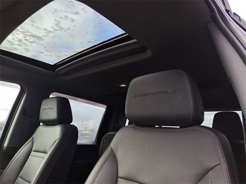 Used 2022 GMC Sierra 2500 Denali w/ Denali Ultimate Package image 11