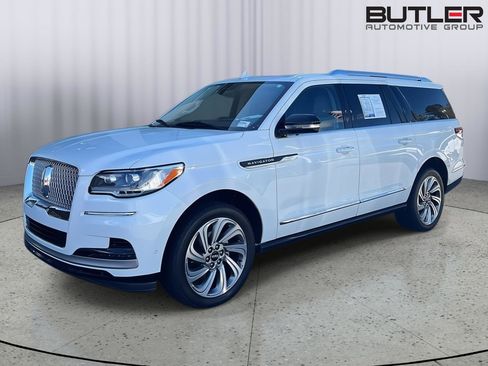 Used 2022 Lincoln Navigator L Reserve image 1