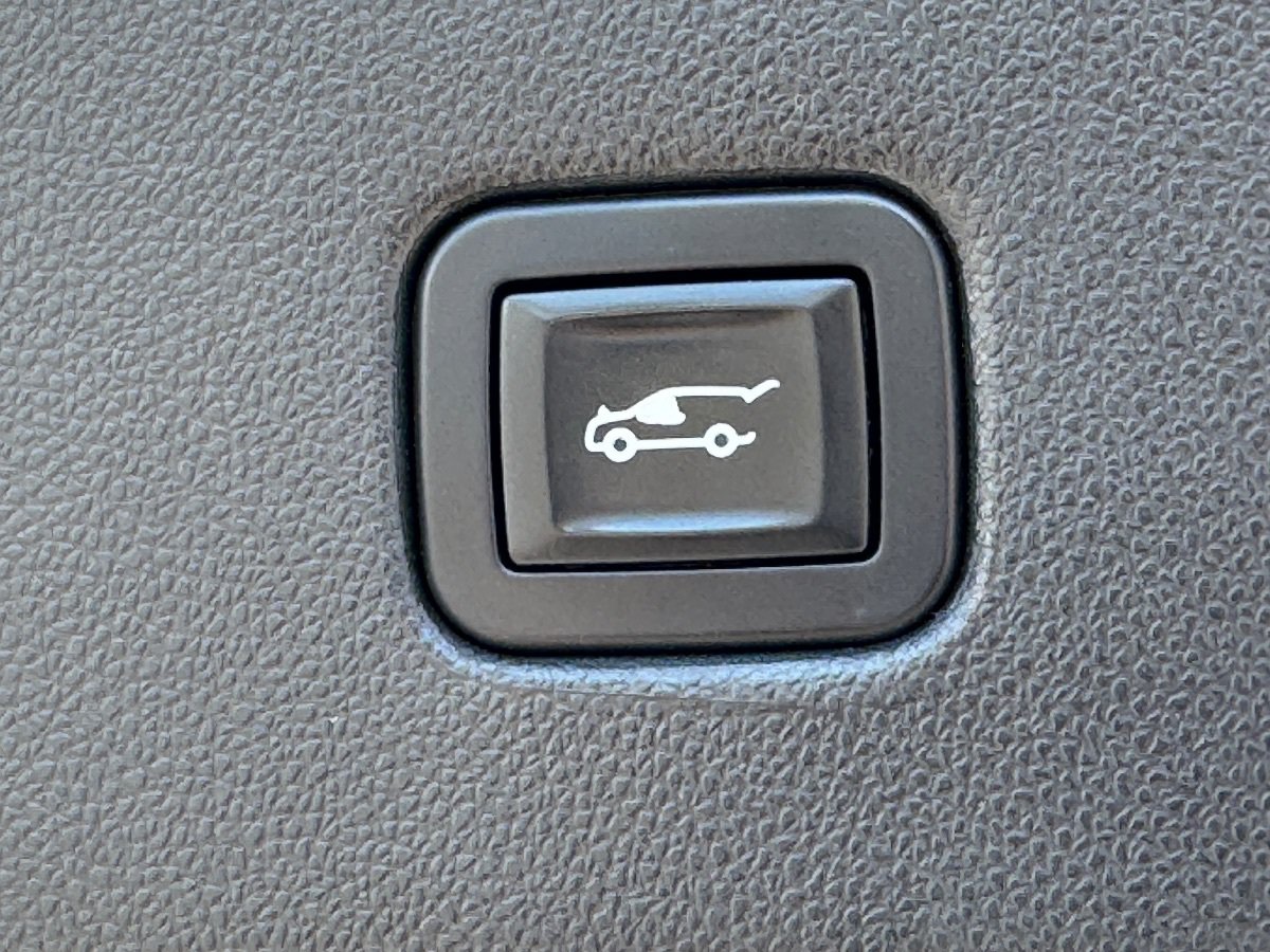 Used 2019 Chevrolet Blazer RS FWD image 9