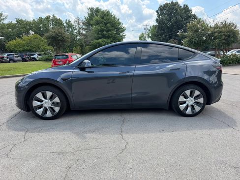 Used 2021 Tesla Model Y Long Range AWD/4WD image 8