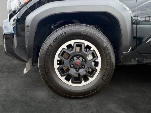 Used 2026 Toyota 4Runner TRD Off-Road Premium AWD/4WD image 4
