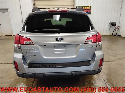 Used 2011 Subaru Outback 2.5i Limited w/ PWR Moonroof Pkg image 8