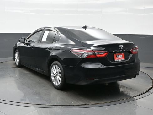 Used 2021 Toyota Camry LE FWD image 4