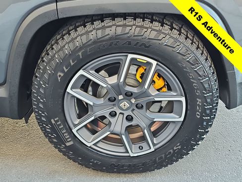 Used 2024 Rivian R1S Adventure AWD/4WD image 12