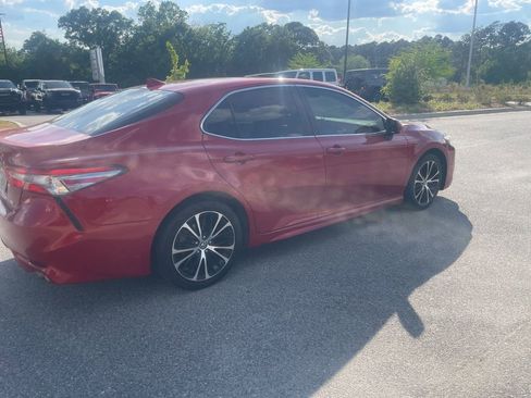Used 2019 Toyota Camry SE image 20