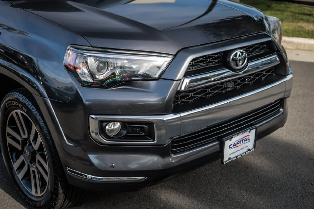 Used 2018 Toyota 4Runner Limited AWD/4WD image 12