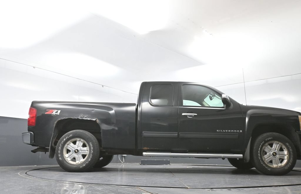 Used 2009 Chevrolet Silverado 1500 W/T AWD/4WD image 22